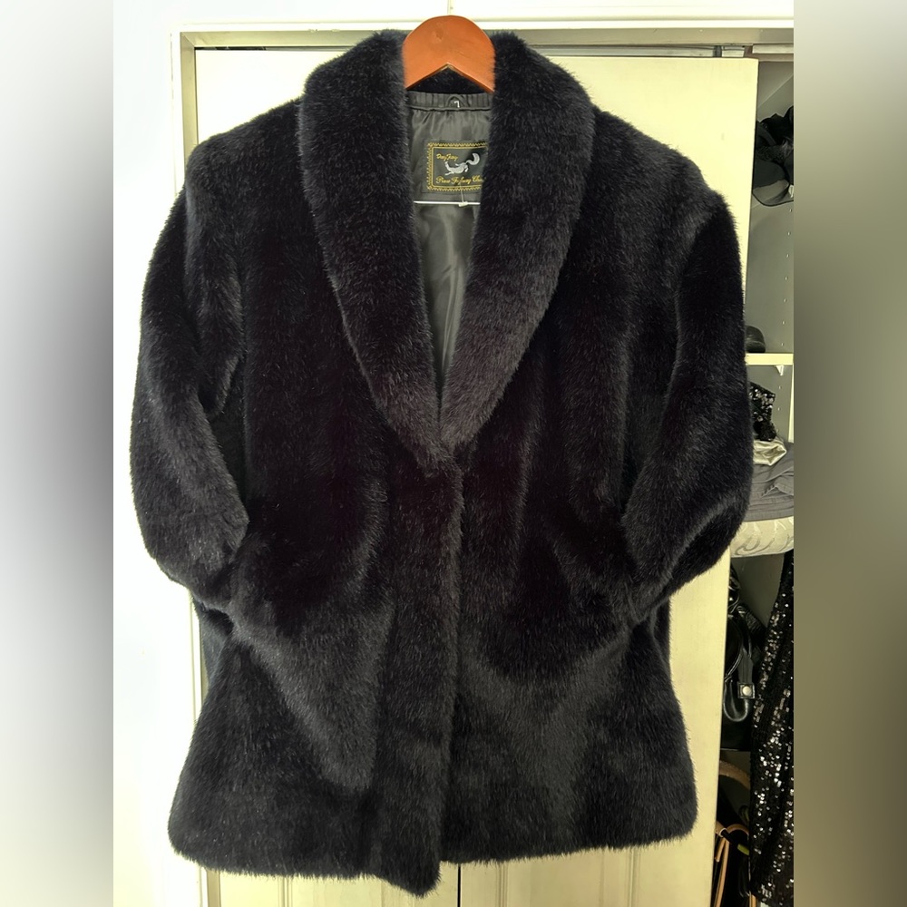 Doxy Foxy faux fur
